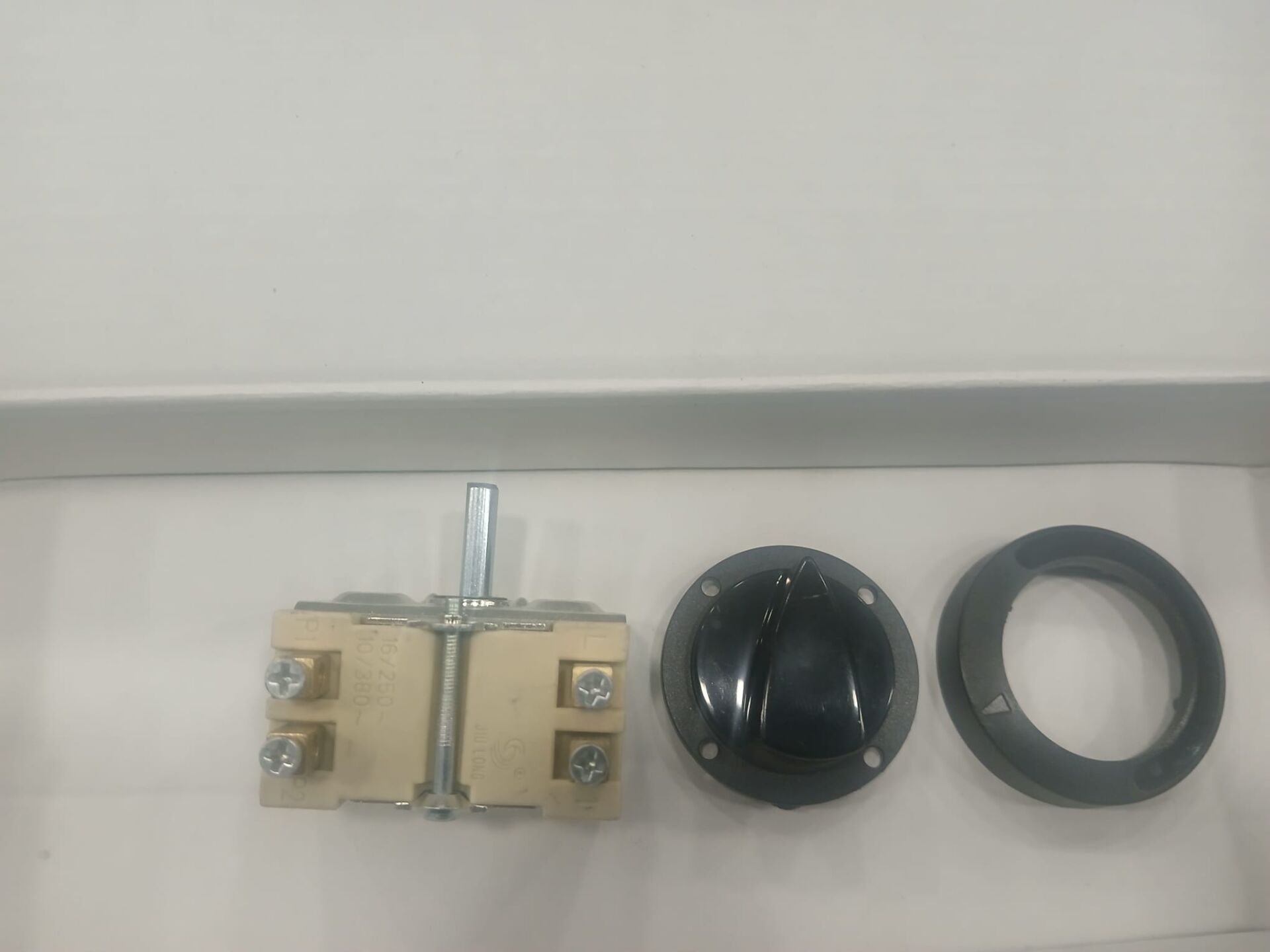 Remta P22 Açma Kapama Anahtarı  + P23 Kulp